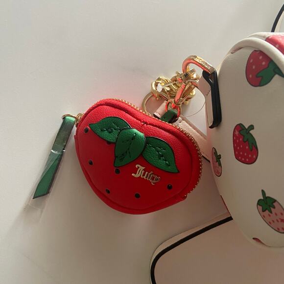 Juicy Couture Sweet N Juicy Mini Barrel Bag Crossbody Strawberry Coin Pouch--NWT - Picture 5 of 7